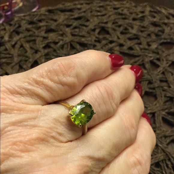 Jewelry - NWOT Oval Peridot & Gold Ring Size 7(SOLD)